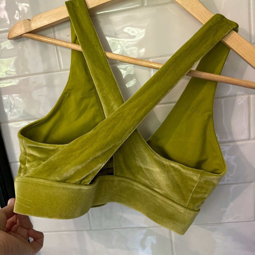 Nwt Fabletics Oasis Twist Front Velour Sports Bra… - image 2